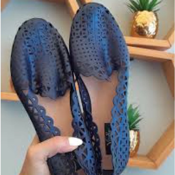 Xirella Navy Blue Scalloped Women's Flats - Picture 3 of 12